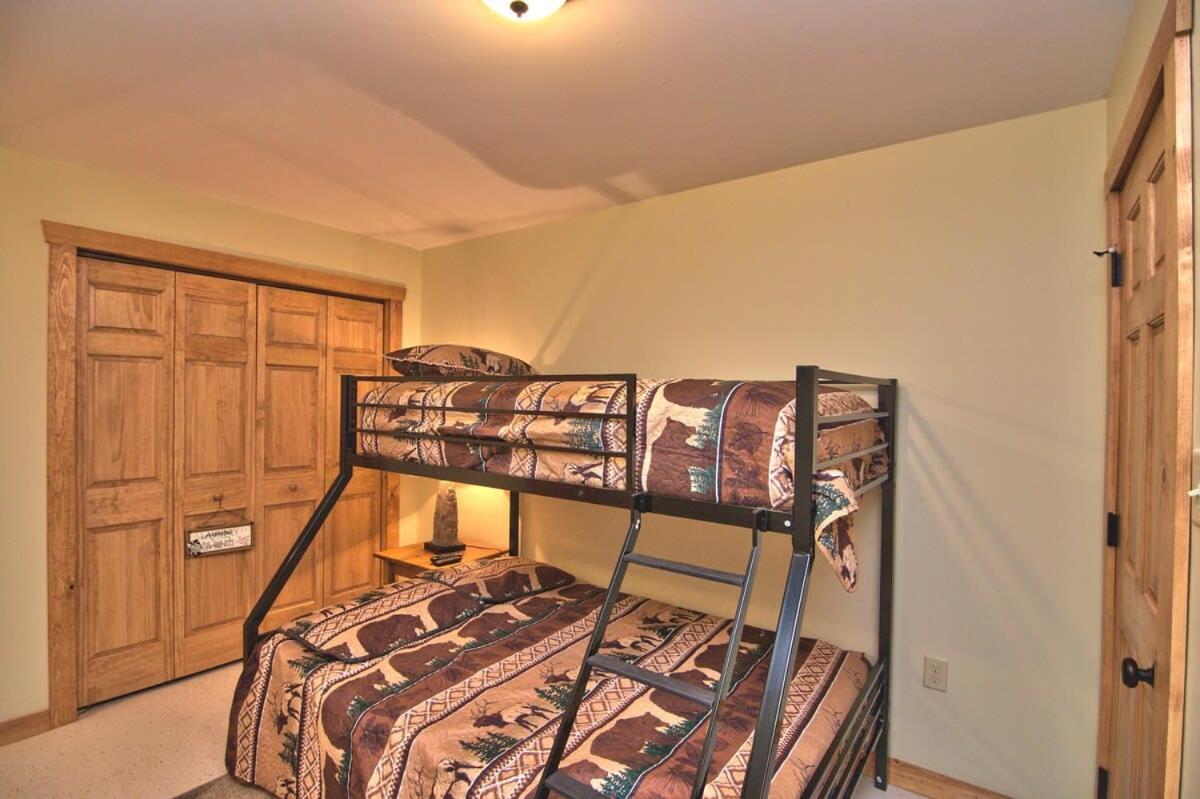 Holiday home Whispering Pines Retreat *