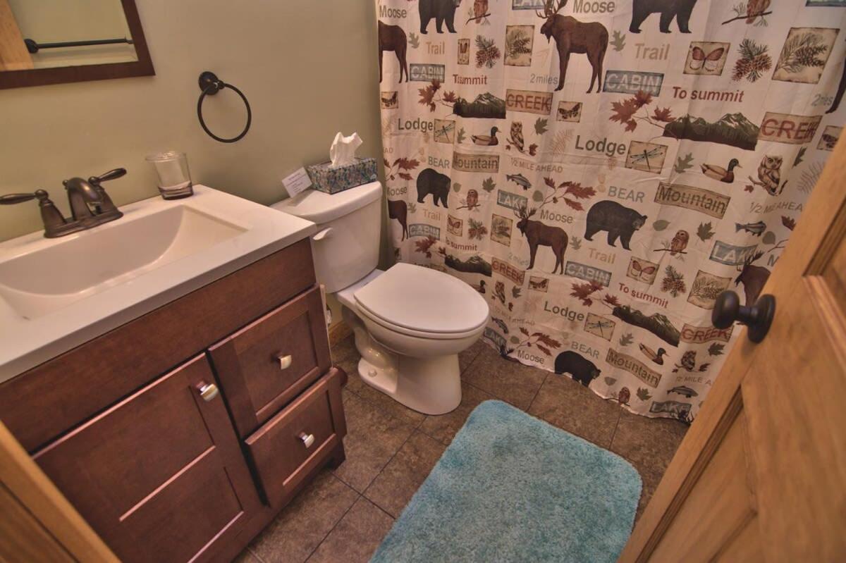 Holiday home Whispering Pines Retreat