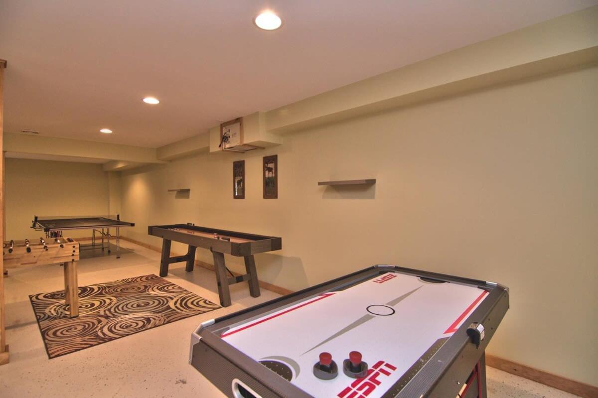 Holiday home Whispering Pines Retreat
