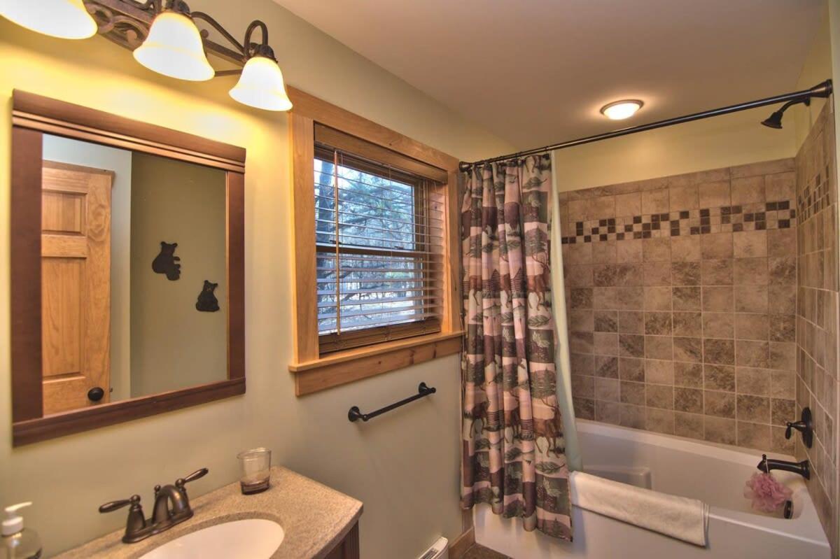 Holiday home Whispering Pines Retreat *