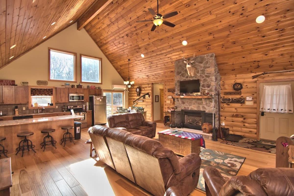 Holiday home Whispering Pines Retreat *