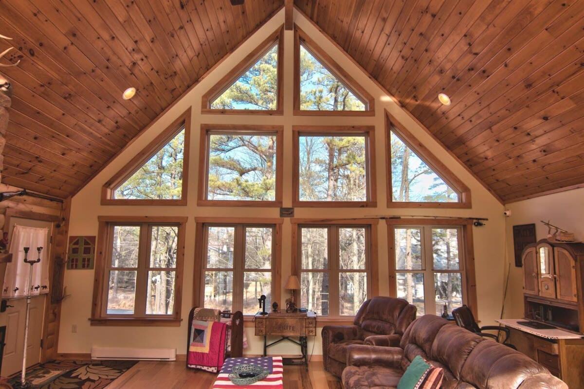 Holiday home Whispering Pines Retreat