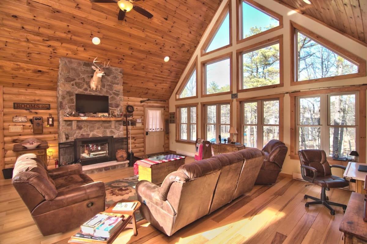 Holiday home Whispering Pines Retreat Albrightsville