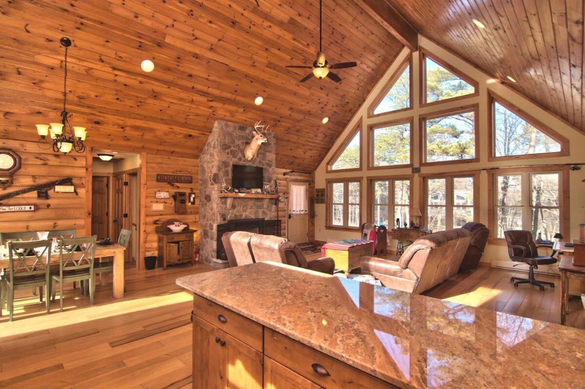 Holiday home Whispering Pines Retreat *
