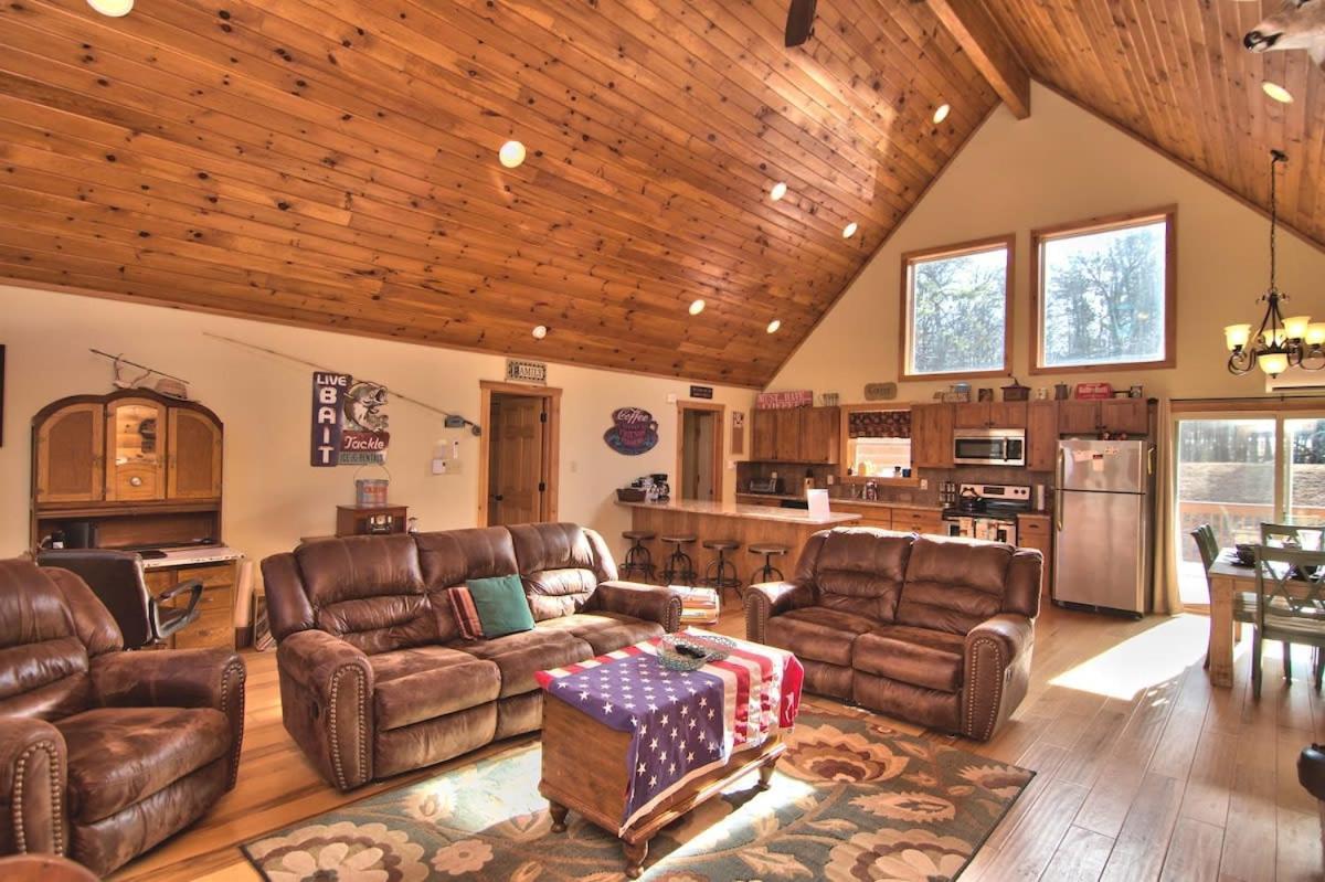 Holiday home Whispering Pines Retreat *