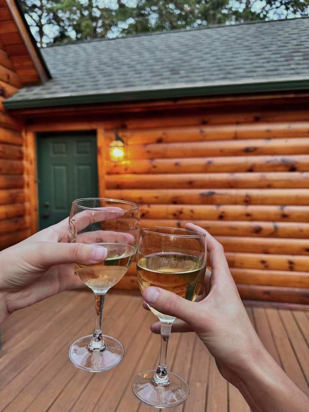 Whispering Pines Retreat * Albrightsville